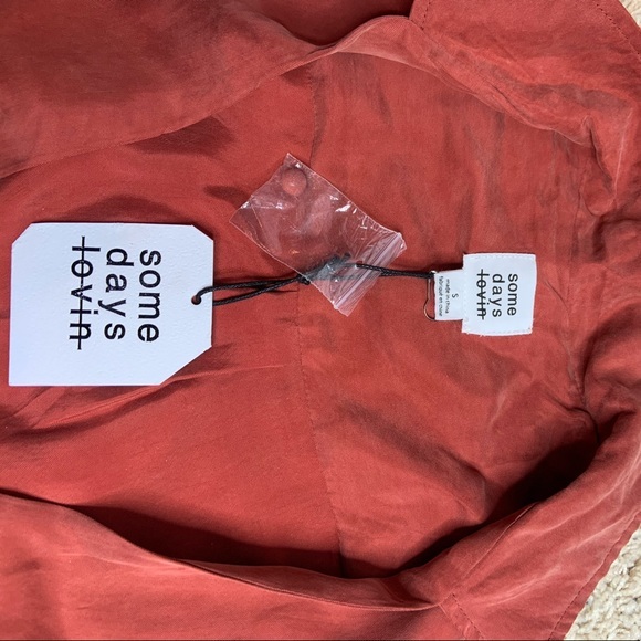 NWT Some Days Lovin Tie Front bottom down top size small - Picture 2 of 7